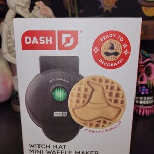 Dash Witch Hat Mini Waffle Maker